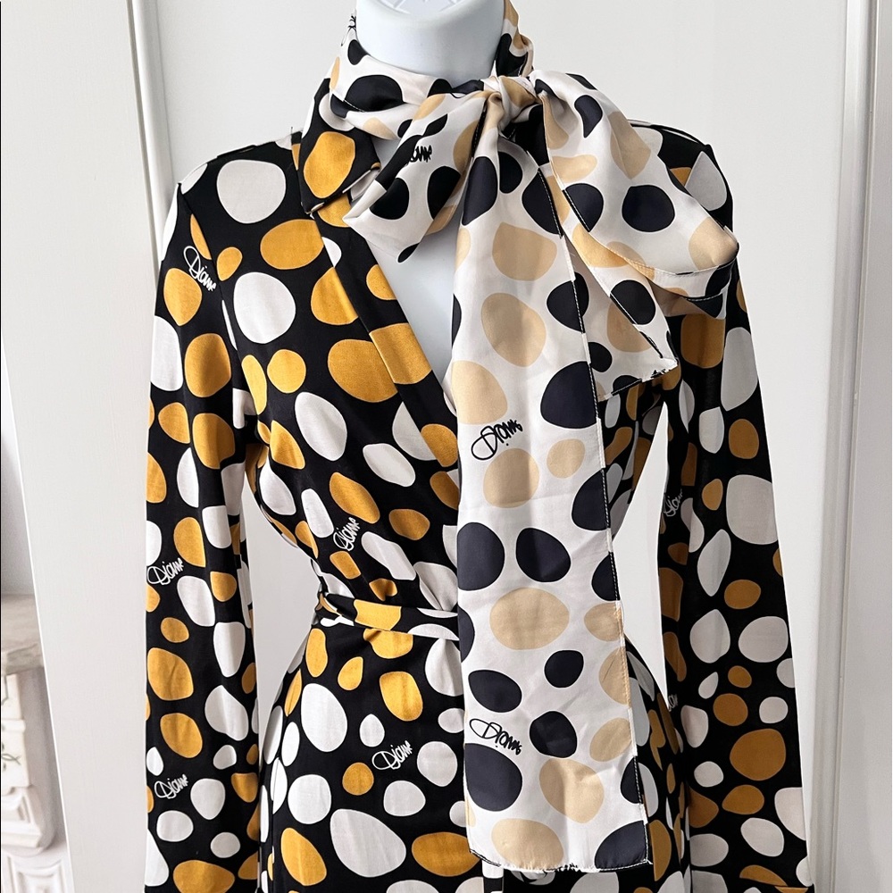 Diane Von Furstenburg Archive Dot Print Retro Scarf - RARE! - Limited Edition!